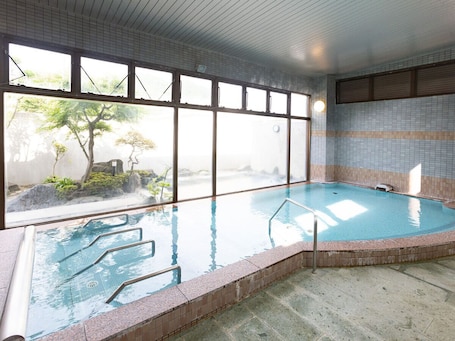 Pool. Yuparu Yamatsuri