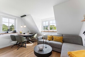 Fernseher, Stereoanlage