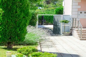 Property grounds - Luxury stay, Private Pool & Garden (Zadar)