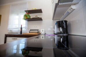 Fridge, microwave, oven, stovetop - Luxury stay, Private Pool & Garden (Zadar)