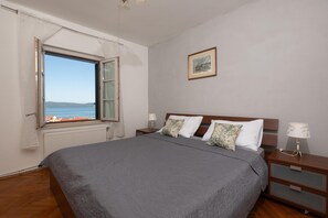 3 bedrooms, iron/ironing board, free WiFi - Sea view holiday home Antonela (Dobropoljana)