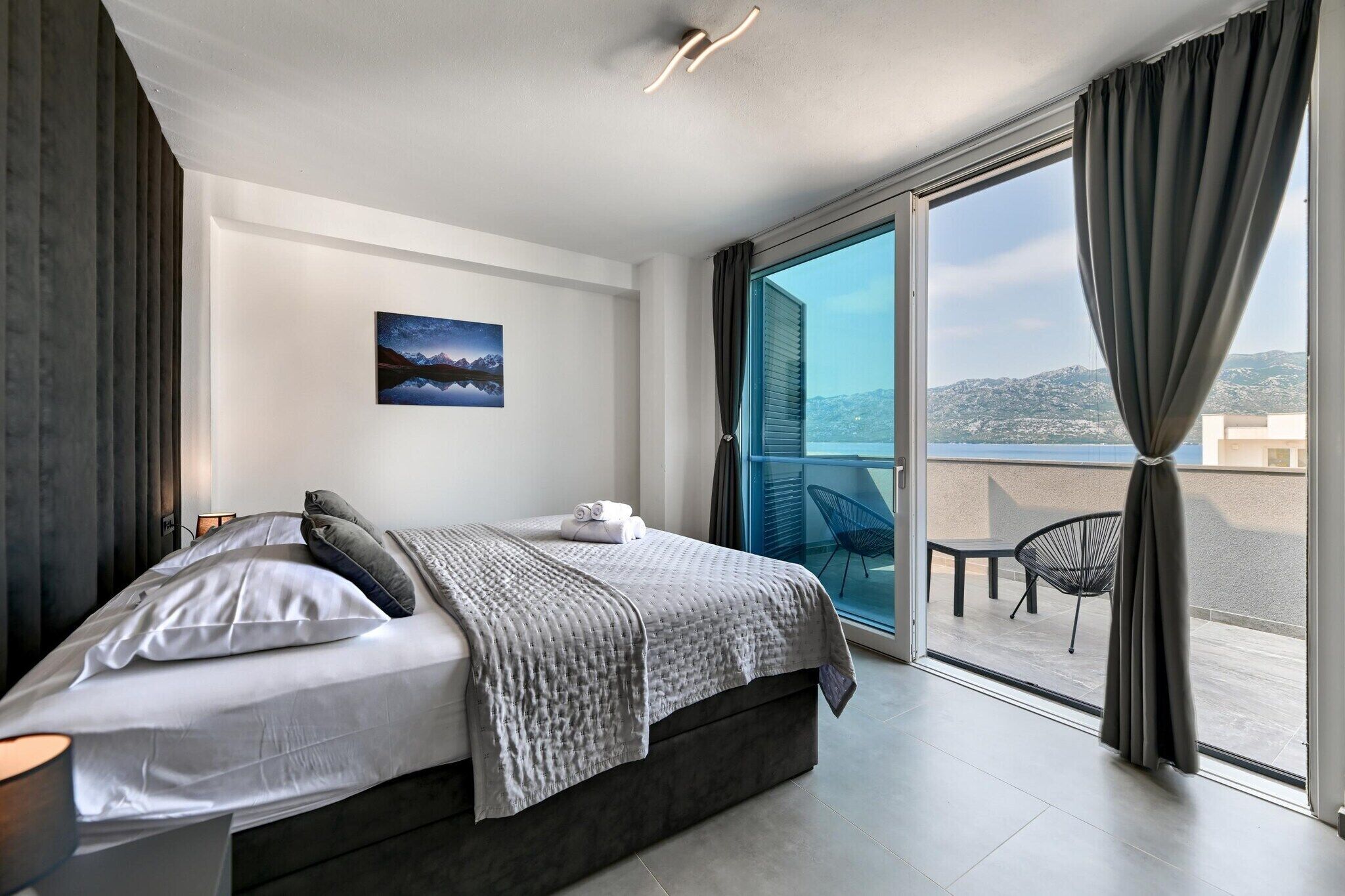 3 bedrooms, iron/ironing board, travel cot, free WiFi