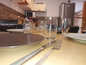 Dining - Haus am Lüsewitzer Krug - Spacious fitter's house with fenced-in garden and (Sanitz)