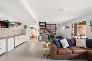 Televisio, pöytäjalkapallopöytä