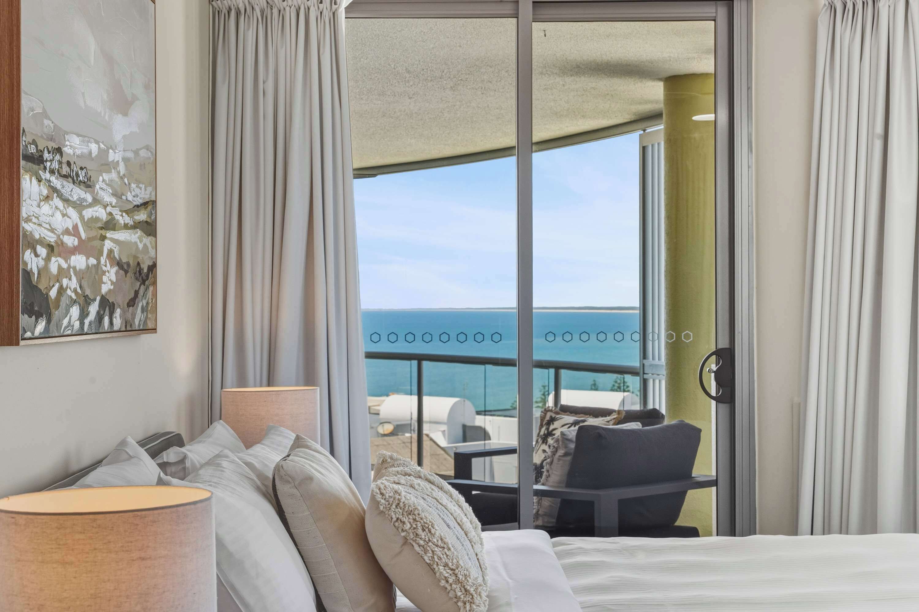 Iron/ironing board, travel cot, WiFi, bed sheets