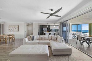 TV - The Pinnacles - Panoramic Ocean & Mountain Views (Caloundra Region)