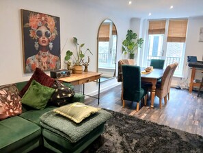 Living area - Maida Vale Townhouse Parking (London)