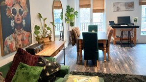บ้านพัก, 3 ห้องนอน, สูบบุหรี่ได้, ระเบียง | ห้องรับประทานอาหาร