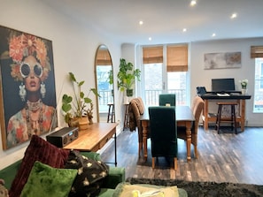 Ev, 3 Yatak Odası, Sigara İçilebilir, Balkon | Yemek odası
