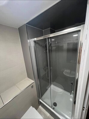 House, 3 Bedrooms, Smoking, Balcony | Bathroom - Maida Vale Townhouse Parking (London)
