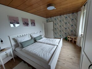 WiFi, bed sheets - Apartment 'Zwei' with Shared Garden and Wi-Fi (Oberzent)