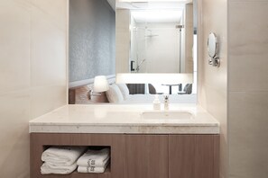 Shower, hair dryer, towels, shampoo - Nova Stay Gangneung (Gangneung)