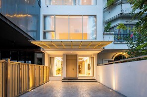 Villa, 4 Bedrooms, Smoking, Private Pool | Parking | Free self parking - Spacious 4BR Muji Home With Loft & Pool in Ekkamai (Bangkok)