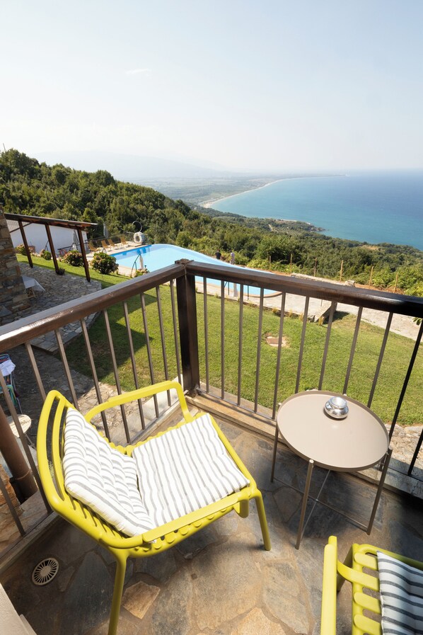 Villa, vista al mar | Terraza o patio