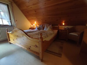 WiFi, bed sheets - Apartment '4 Bachblick' with Shared Terrace, Balcony, and Wi-Fi (Oberharmersbach)
