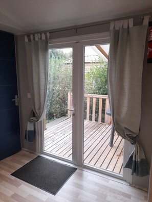 Classic Mobile Home, 3 Bedrooms | Living area - Parc de Charlieu (Charlieu)