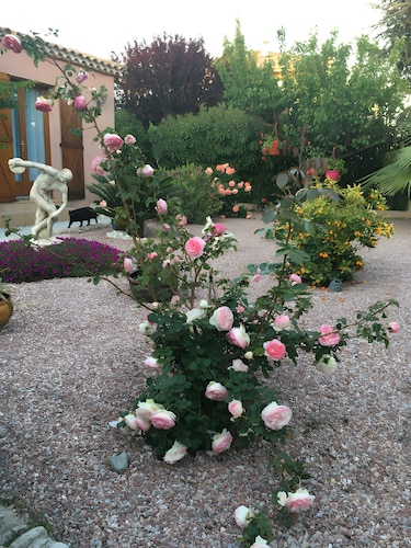 Villa Désirée Agde – Guest Room with Private Terrace and Garden