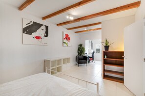 Iron/ironing board, WiFi, bed sheets - Holiday Apartment 'El Doctoral' with Sea View, Wi-Fi and Air Conditioning (El Doctoral)