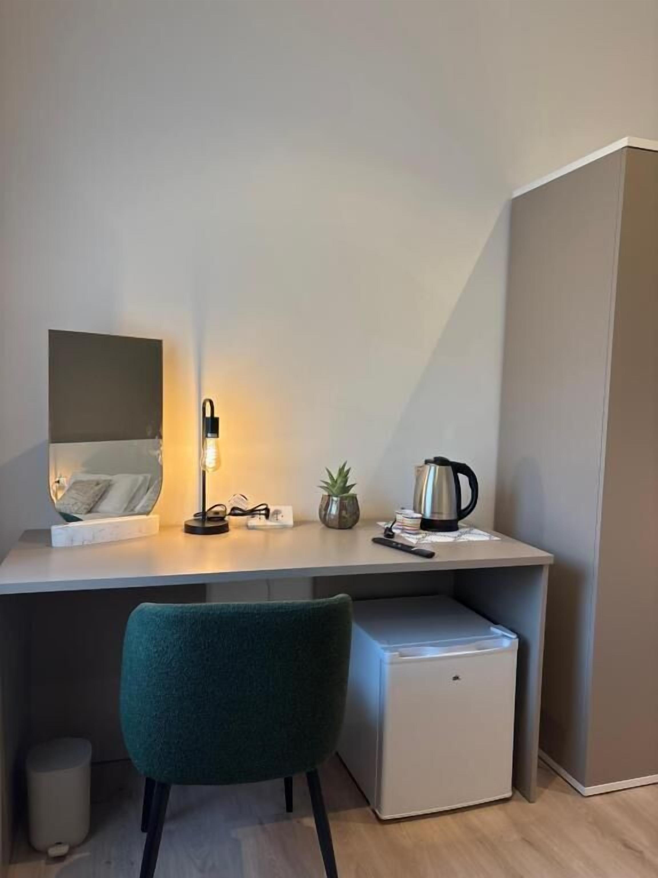 Deluxe-Doppel- oder -Zweibettzimmer | Schreibtisch, laptopgeeigneter Arbeitsplatz, Verdunkelungsvorhänge