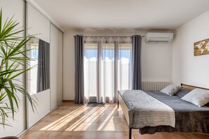 3 chambres, fer et planche à repasser, literie fournie