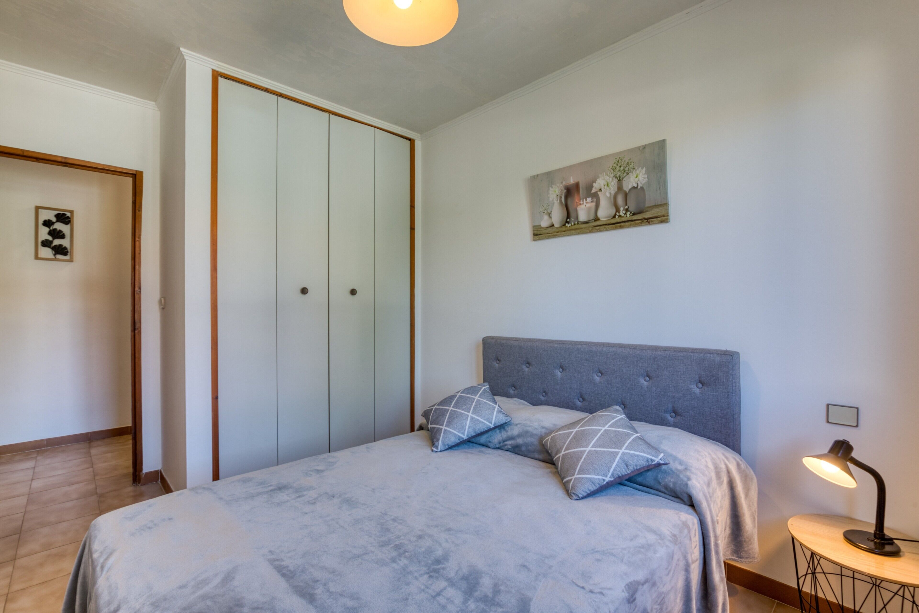 3 bedrooms, iron/ironing board, bed sheets