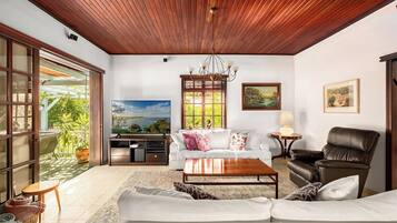 Huis, uitzicht op tuin | Woonruimte