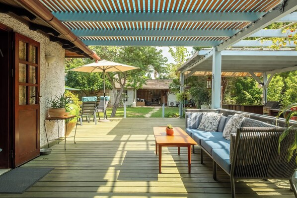 Ferienhaus, Gartenblick | Terrasse/Patio