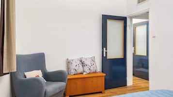 Casa, vista al jardín | Tabla de planchar con plancha y wifi gratis