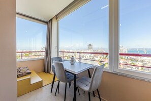 Luxury Apartment, Sea View | In-room dining - Marina Jacuzzi Suites 2 by  PS (Durrës)