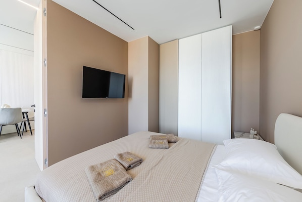 Apartamento superluxo, vista para o mar | Cortinas blackout, ferros/tábuas de passar roupa, Wi-Fi de cortesia