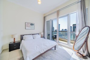 1 bedroom, iron/ironing board, Internet, bed sheets - Spacious 1 Bhk Apt with Canal view  in Dubai Marina (Dubai)