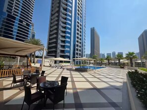 Pool - Spacious 1 Bhk Apt with Canal view  in Dubai Marina (Dubai)