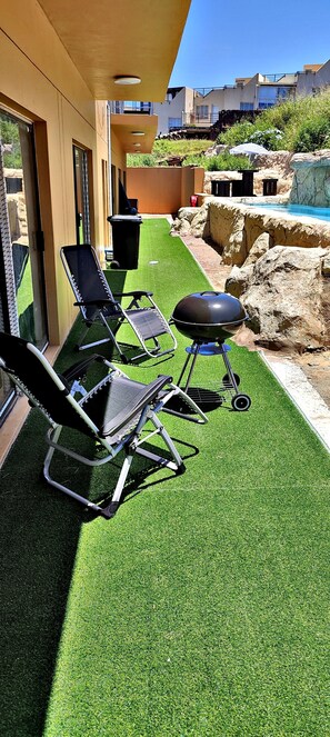 Terrace/patio - WAVES ocean front (Desainager)