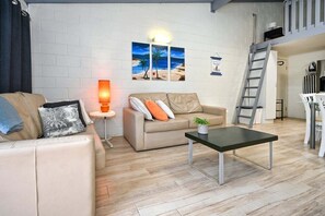 Living area - Beachfront 1BR + Loft. Bliss. Surf-Café-Escape (Sunshine Coast)