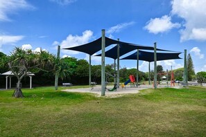 Children’s area - Beachfront 1BR + Loft. Bliss. Surf-Café-Escape (Sunshine Coast)