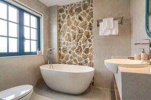 Deluxe Villa, 4 Bedrooms, Garden View | Bathroom | Free toiletries, hair dryer, towels, soap - Luxury 4 bedroom Casa Santori (Phan Thiet)