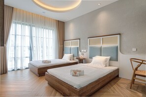 Desk, free WiFi - Luxury 4 bedroom Casa Santori (Phan Thiet)