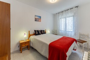 Strykjärn/strykbräda, wi-fi och sängkläder