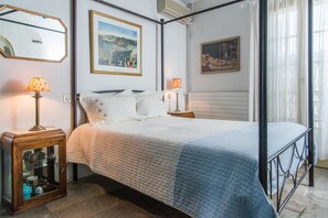 WiFi, bed sheets - Suite Apartment with Shared Terrace, Private Garden and Wi-Fi (Αίγινα)