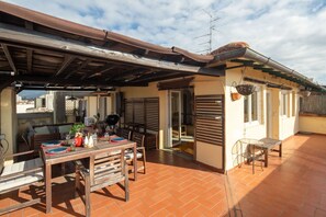 Outdoor dining - Fortezza Attic Retreat - Florence City Center  (Firenze)