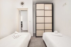 Apartment | Free WiFi - Modern City Apartment by Sea N' Rent (Tel Aviv)