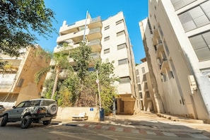 Exterior - Modern City Apartment by Sea N' Rent (Tel Aviv)