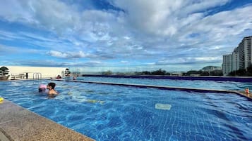 2 piscinas al aire libre