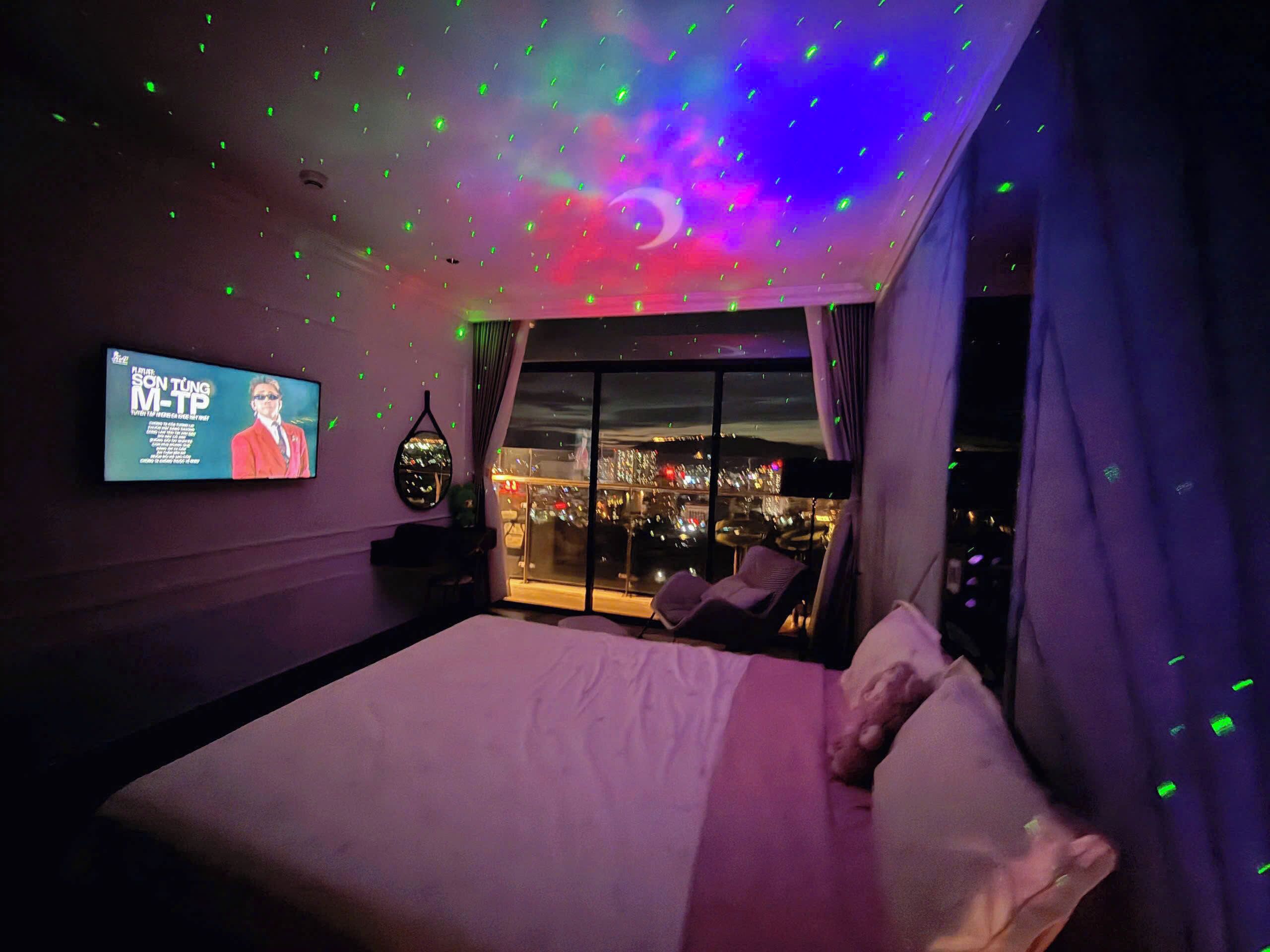 Deluxe Apartment, City View | Iron/ironing board, free WiFi