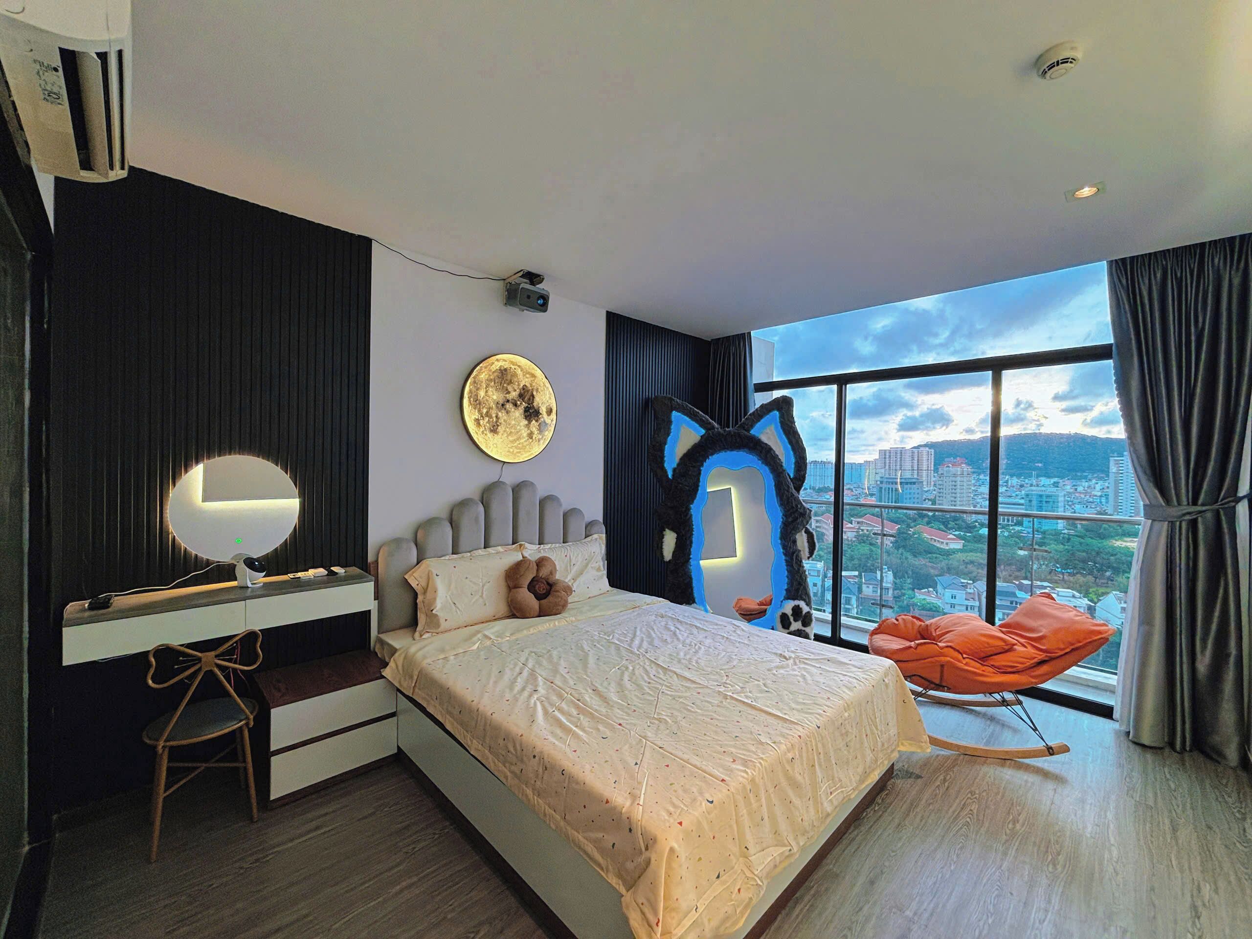 Deluxe Apartment, Kitchen, City View | Iron/ironing board, free WiFi