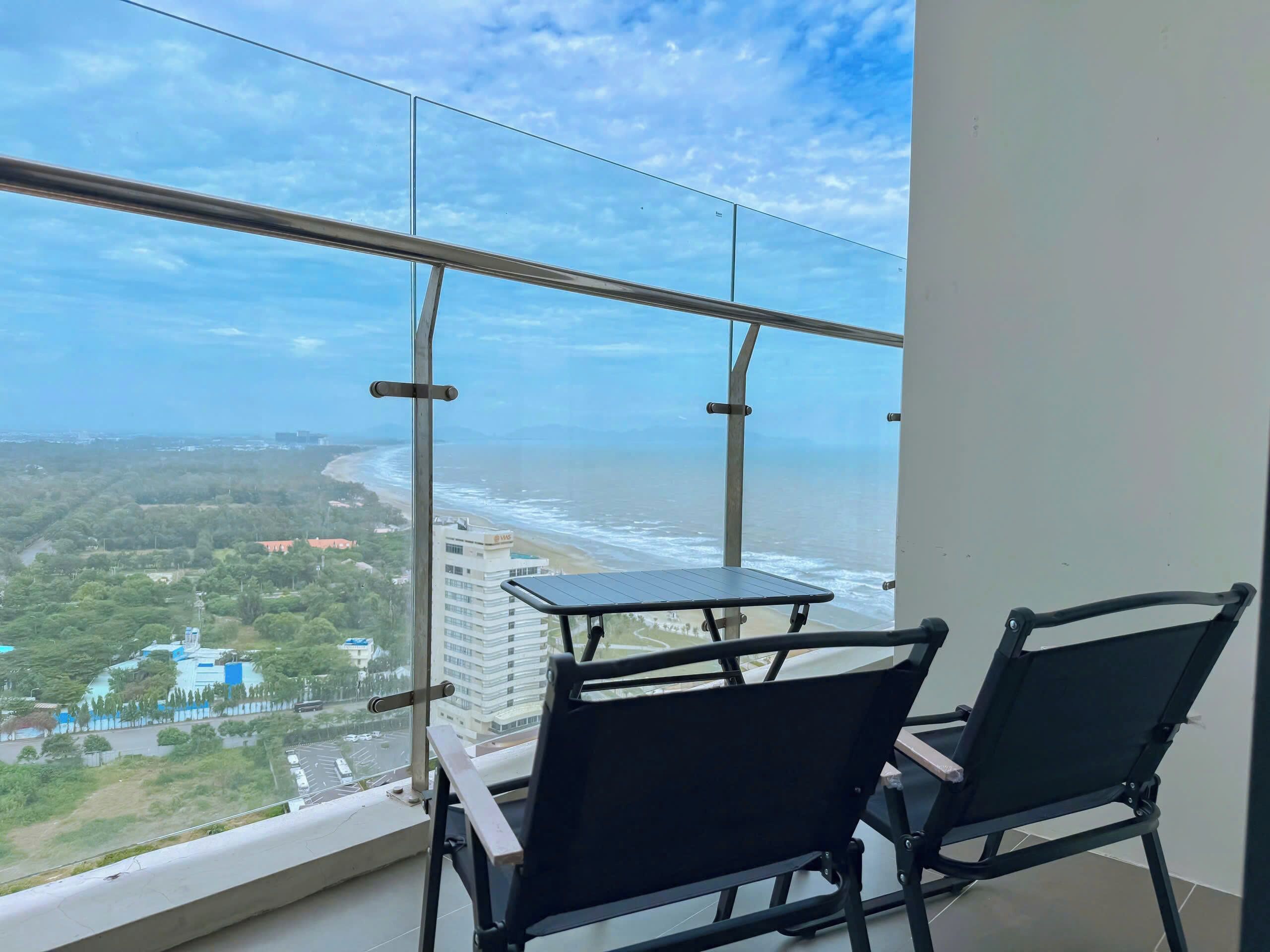 Deluxe Apartment, Beach View | Beach/ocean view