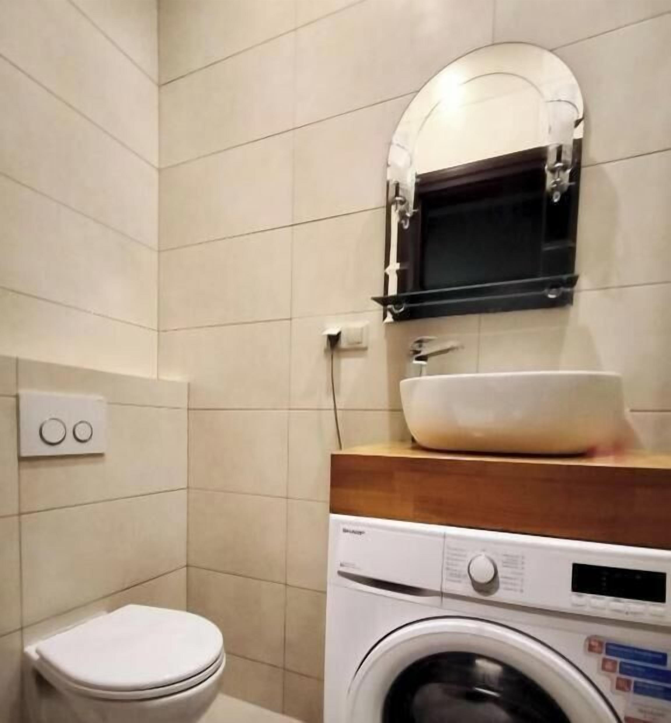 吹风机、毛巾、肥皂、卫生纸