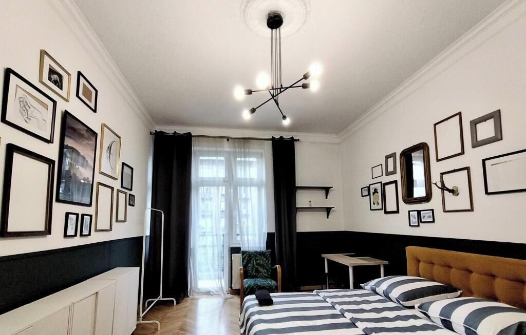 Desk, laptop workspace, iron/ironing board, free WiFi