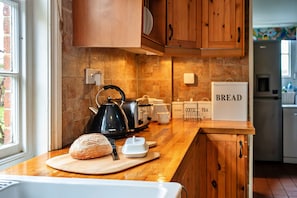 Frigorifero, microonde, forno, lavastoviglie