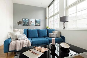 テレビ、書斎 / ワークスペース